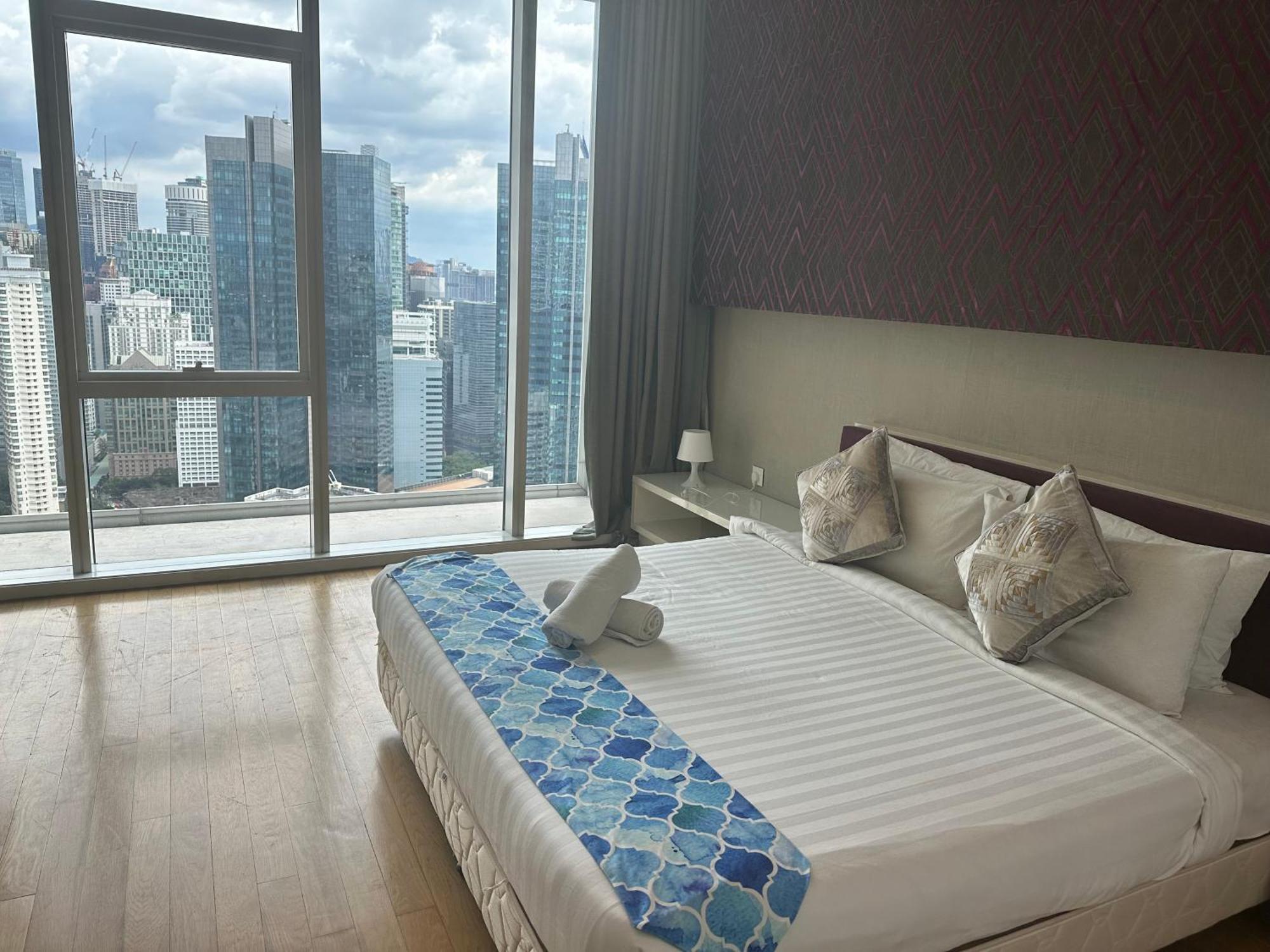 Unique Platinum Klcc *